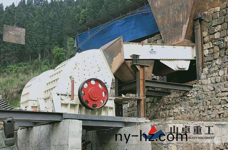 鎚式破碎機現(xiàn)場(chang)