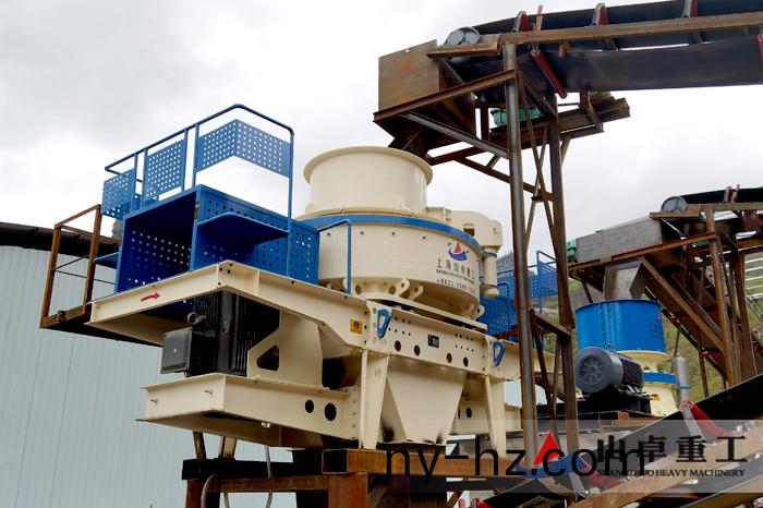 立軸衝(chong)擊(ji)式(shi)破碎機