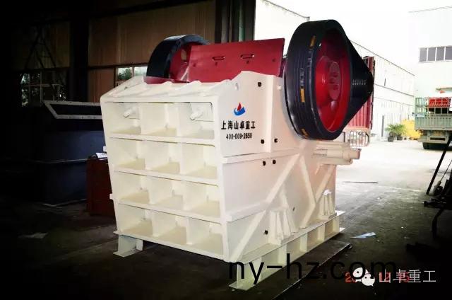 歐版顎式破(po)碎機(jī)